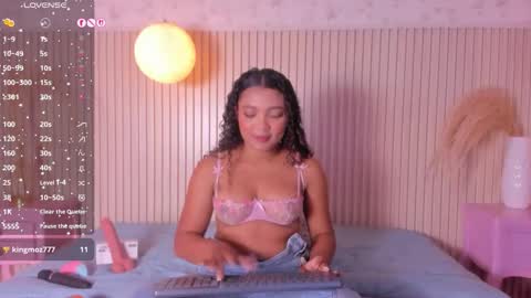 Loraine Rios online show from 02.25.26