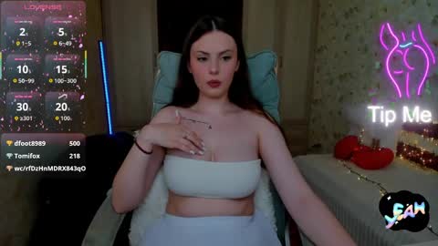 Snapshot of loratempt chatting on 06.04.26 Lorik online show from 06.04.26