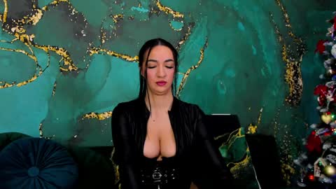 Snapshot of lorawarnner chatting on 12.07.24 Miss online show from 12.07.24