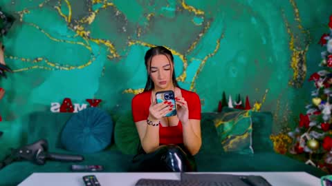 Snapshot of lorawarnner chatting on 12.20.24 Miss online show from 12.20.24