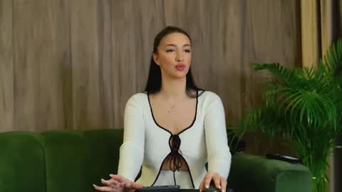 Snapshot of lorawarnner chatting on 03.02.25 Miss online show from 03.02.25