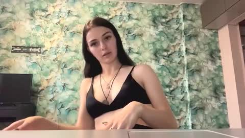 Olivia online show from 09.09.25