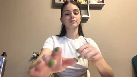 Olivia online show from 09.18.25