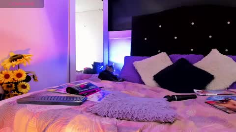 Snapshot of lorena_capelli_ chatting on 01.24.25 lesly lorena online show from 01.24.25