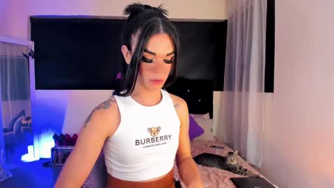 Snapshot of lorena_capelli_ chatting on 02.01.25 lesly lorena online show from 02.01.25