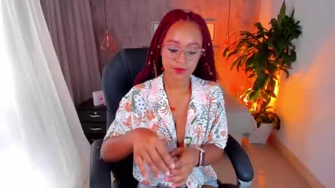 Snapshot of lorena_vieira_ chatting on 12.07.24 Lorena Vieira  online show from 12.07.24