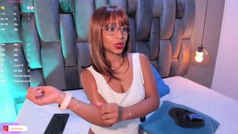 Snapshot of lorena_vieira_ chatting on 01.24.25 Lorena Vieira  online show from 01.24.25