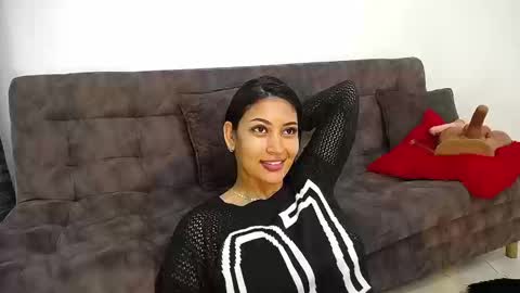 Snapshot of loretahorny chatting on 09.19.25 loretahorny online show from 09.19.25