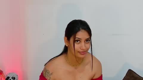 Snapshot of loretahorny chatting on 10.21.25 loretahorny online show from 10.21.25