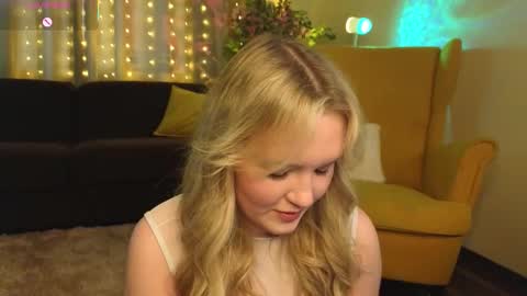 Snapshot of lorettacarnley chatting on 10.24.25 Alice online show from 10.24.25
