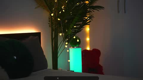 LoretteLorena online show from 10.17.25