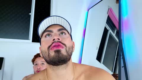 Snapshot of los_juanes chatting on 05.17.26 JUAN JUAN online show from 05.17.26