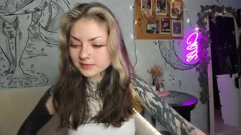 Snapshot of lostallice chatting on 01.25.25 lostallice online show from 01.25.25