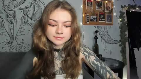 Snapshot of lostallice chatting on 10.05.25 lostallice online show from 10.05.25