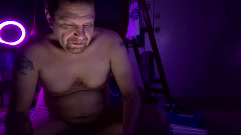 Snapshot of lostndapacific chatting on 11.12.25 lostndapacific online show from 11.12.25