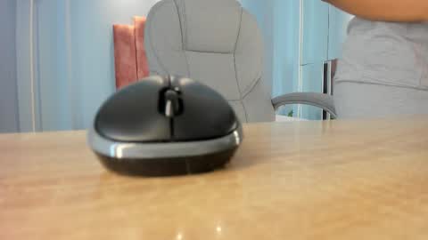  Lou Rosse  online show from 11.13.25