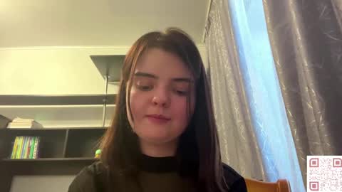 Snapshot of loudeguise chatting on 05.13.26 Esma online show from 05.13.26