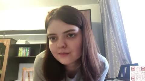 Snapshot of loudeguise chatting on 05.15.26 Esma online show from 05.15.26