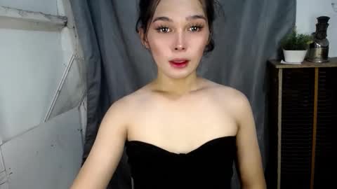 Snapshot of louilalicious chatting on 09.11.25 louilalicious online show from 09.11.25