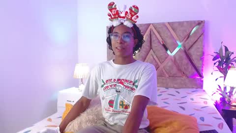 Snapshot of louis_hardstar chatting on 12.01.24 Louis Valdz online show from 12.01.24