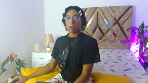 Snapshot of louis_hardstar chatting on 12.09.24 Louis Valdz online show from 12.09.24