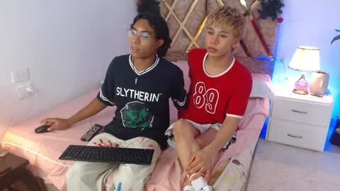 Snapshot of louis_hardstar chatting on 12.19.24 Louis Valdz online show from 12.19.24