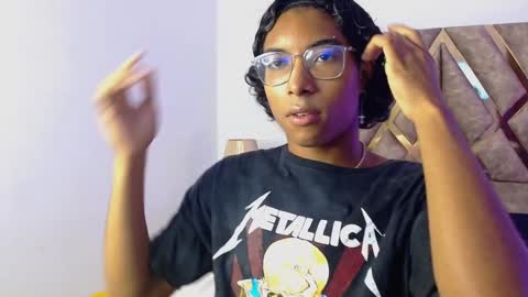 Snapshot of louis_hardstar chatting on 12.27.24 Louis Valdz online show from 12.27.24