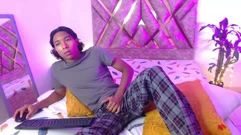 Snapshot of louis_hardstar chatting on 01.24.25 Louis Valdz online show from 01.24.25