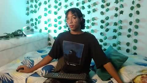 Snapshot of louis_hardstar chatting on 02.20.25 Louis Valdz online show from 02.20.25