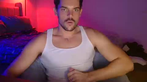 Snapshot of louisvalmer chatting on 10.16.25 Louis Valmer online show from 10.16.25