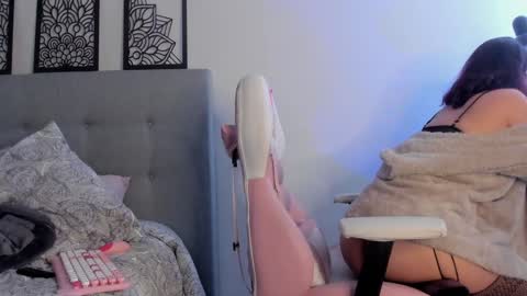 Snapshot of lourreinstounn chatting on 01.28.25 Lourrein Stoun Independiente online show from 01.28.25