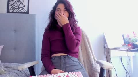 Snapshot of lourreinstounn chatting on 02.14.25 Lourrein Stoun Independiente online show from 02.14.25