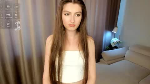 Snapshot of louveniahurry chatting on 07.16.26 Emma online show from 07.16.26