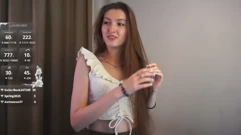 Snapshot of louveniahurry chatting on 07.28.26 Emma online show from 07.28.26