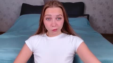love bella  online show from 07.22.26