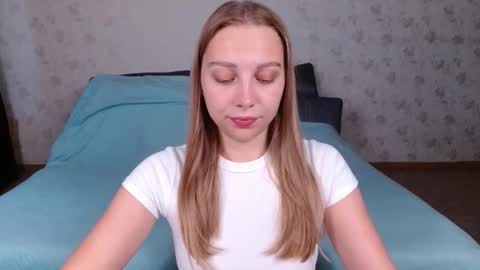 love bella  online show from 07.24.26