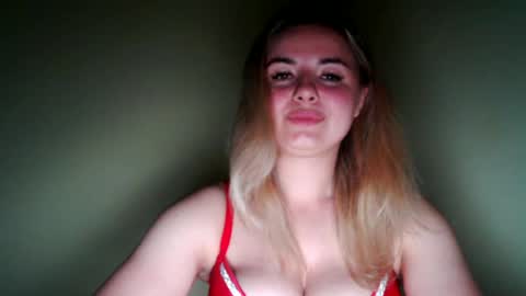 Snapshot of love_dom_meg chatting on 06.20.26 Megane online show from 06.20.26