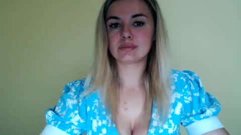 Snapshot of love_dom_meg chatting on 06.22.26 Megane online show from 06.22.26
