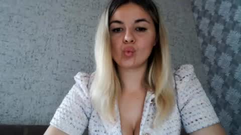 Snapshot of love_dom_meg chatting on 07.28.26 Megane online show from 07.28.26