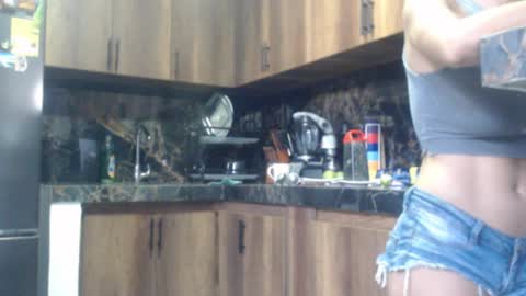 Snapshot of love_gatubela chatting on 11.20.25 Nina online show from 11.20.25