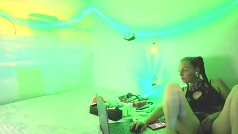 lovecandycunt143 online show from 09.09.25