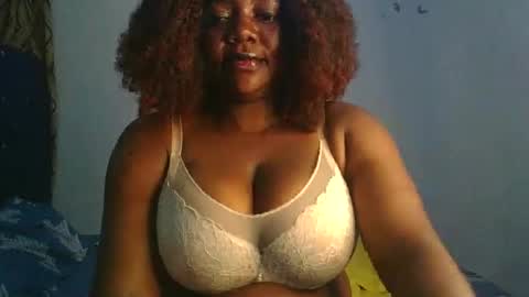 Snapshot of lovecumsluttie chatting on 10.09.25 mila online show from 10.09.25