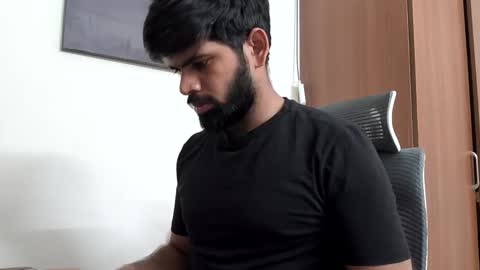 Snapshot of lovehairyindian chatting on 06.01.26 Indian hairy online show from 06.01.26