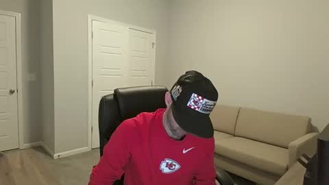 Snapshot of lovehatelovers chatting on 01.27.25 lovehatlovers online show from 01.27.25