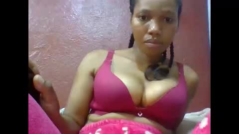 Snapshot of loveinlife750427 chatting on 02.19.26 loveinlife750427 online show from 02.19.26