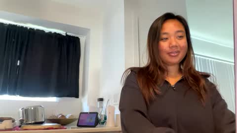 Snapshot of lovellly_ chatting on 12.01.24 Love online show from 12.01.24