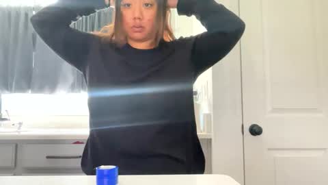 Snapshot of lovellly_ chatting on 12.02.24 Love online show from 12.02.24