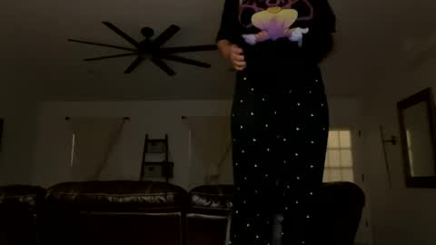 Snapshot of lovellly_ chatting on 12.09.24 Love online show from 12.09.24