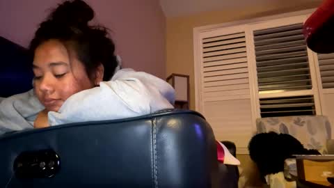 Snapshot of lovellly_ chatting on 12.16.24 Love online show from 12.16.24