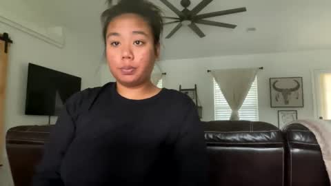 Snapshot of lovellly_ chatting on 12.25.24 Love online show from 12.25.24